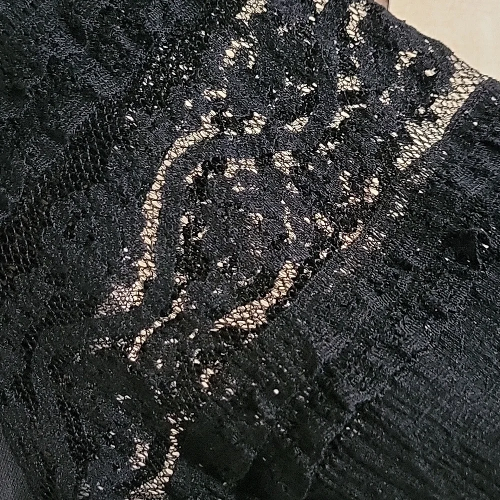 SHEIN hooded long sleeve with lace material 5x - Picture 6 of 7